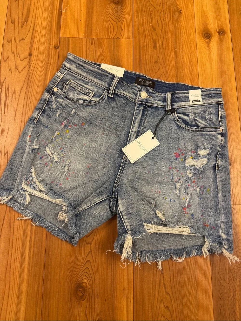Judy Blue Mid Rise Rainbow Paint Splash Distressed Denim Cutoff Shorts XL NWT